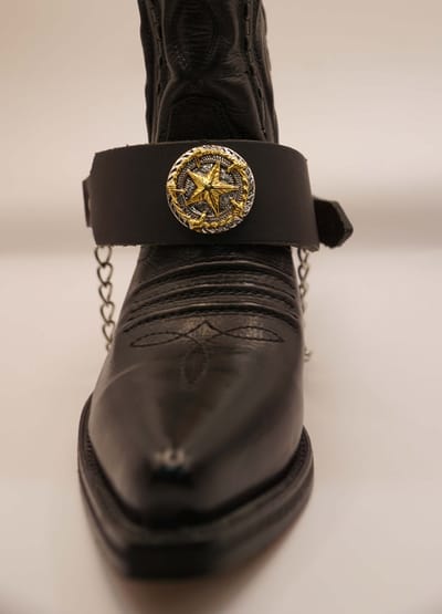 Leren zwarte laars riempjes met zilver- / goudkleurige western ster - riemen voor western boots - laarzen vernieuwen met riempjes - western riempjes voor laarzen - country & western laarzen versieren met riemen -sierlijke riem voor schoenen / laarzen