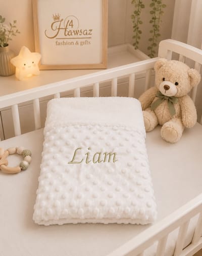 Babydeken met naam geborduurd - Wiegdeken met naam - extra zacht 75 x 100 cm - Gepersonaliseerd - babydekentjes voor ledikant - voor meisje - Voor jongen - babydeken voor kinderwagen - Hawsaz.nl Kraamcadeau - Kraamcadeau met naam - deken met naam -