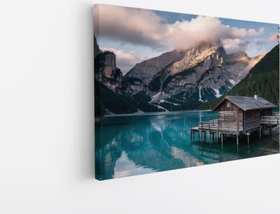 Saammp Canvas Schilderij - Landschap - Huis tussen de bergen - Natuur - 45x30 - Foto op canvas - Wanddecoratie - Muurdecoratie Woonkamer - Slaapkamer decoratie - Canvas Print