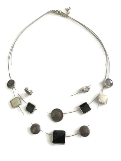 Petra's Sieradenwereld - Ketting zilverkleurig laagjes met stenen (730)