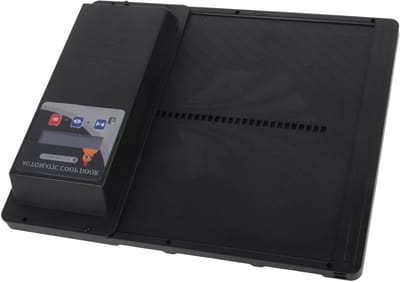 Kippenhok Deuropener - Automatische Deur - Pluimvee Voeren - 3-in-1 Sensor - 37x32x7 cm - Zwart