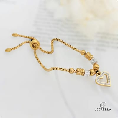 Leerella Luxe Verstelbare Armband Met Hartvormige Hanger - Goudkleurig - Hoogwaardig Roestvrij Staal Met Zirkonia Details - Moederdag, Valentijnsdag en Verjaardag Cadeau