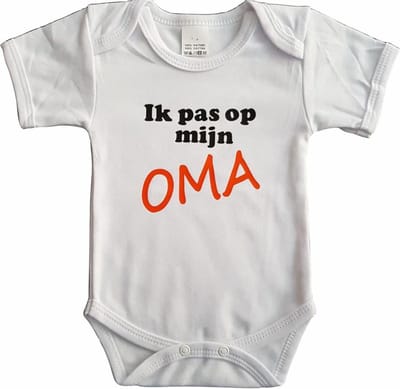 Witte romper met "Ik pas op mijn oma" - maat 80 - grootmoeder, babyshower, zwanger, cadeautje, kraamcadeau, grappig, geschenk, baby, tekst, bodieke