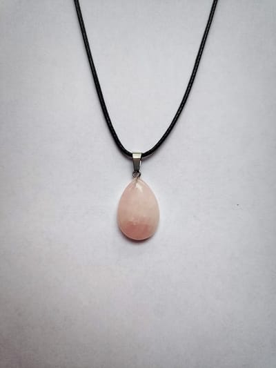 Rozenkwarts druppel - natuursteen - Rozenkwarts - valentijn cadeautje voor haar - valentijn - ketting - hanger - natuursteen - wicca