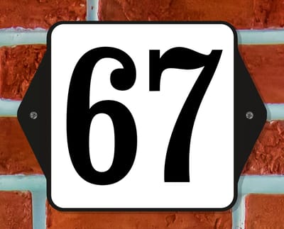 Huisnummerbord Klassiek - Nummer 67 - 14 x 11 cm - incl. bevestiging | - naambord - nummerbord - voordeur