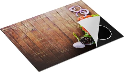 Chefcare Inductie Beschermer Hamburger op Bruine Houten Planken - 70x50 cm - Afdekplaat Inductie - Kookplaat Beschermer - Inductie Mat