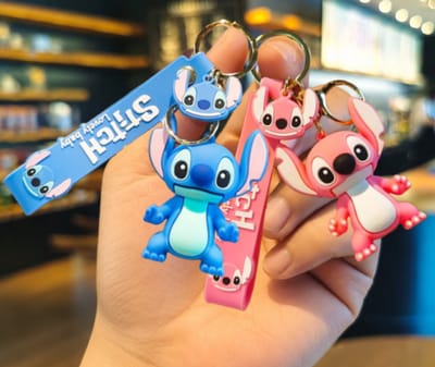 Pradeo - Duo pack - Alternatieve Sleutelhanger Van Blauwe en Roze Stitch - Disney - Stitch - Hard Siliconen - Cadeau Voor Volwassenen en Kinderen - Geschenk Voor Verjaardagen en Feestdagen - Cadeautje Voor Hem & Haar - Key Chain