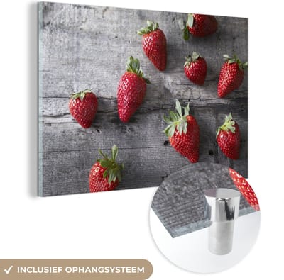 ® Glasschilderij 180x120 cm - Schilderij acrylglas - Aardbei - Tafel - Hout - Foto op glas - Muurdecoratie woonkamer - Wanddecoratie slaapkamer - Schilderijen