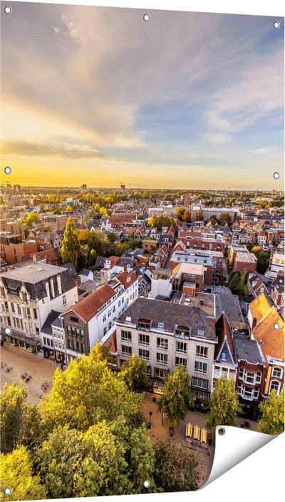Gards Tuinposter Groningen Skyline Stad bij Zonsondergang - 80x120 cm - Tuindoek - Tuindecoratie - Wanddecoratie buiten - Tuinschilderij