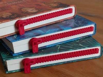 Skushy 2x Boekenlegger - met Ritsontwerp - Uniek Cadeau voor Lezers - Bladwijzer voor Boeken, Notitieboeken en Agenda's - Leuke Kinderen en Volwassenen - Origineel Leescadeau Accessoire - Boekensteun - Boekenlegger