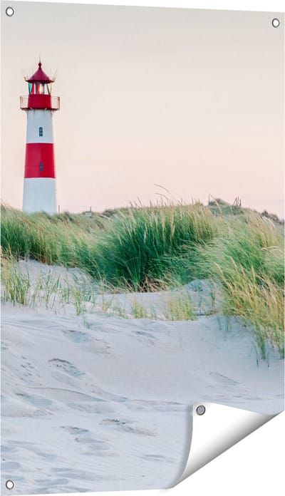 Gards Tuinposter Strand en Duinen met een Vuurtoren - 60x90 cm - Tuindoek - Tuindecoratie - Wanddecoratie buiten - Tuinschilderij