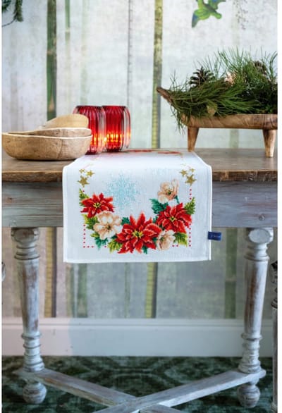 Vervaco - Perlaida loper kit - Kerst - Kerstbloemen - PN-0155487 - Borduren - Borduurpakket - Borduurpakket volwassenen - Borduurpakket kind