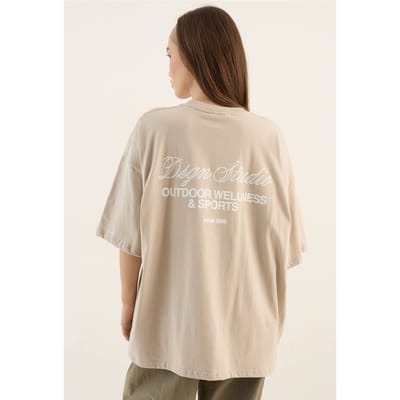 Dames Dsgn Studio Outdoor Wellness En Sport Bedrukt Oversized T-shirt | Stone | Maat: XS
