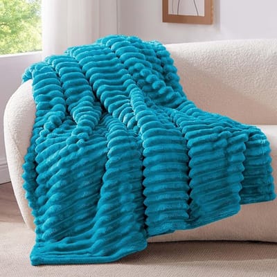 STAR&STER Knuffelige, Plaid zachte deken klein - zachte flanellen deken Turquoise 125 x 150 cm voor de bank, decoratieve strepen koord fleece deken als banksprei voor de woonkamer, sprei voor breed gebruik