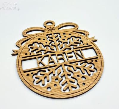 [Nice Little Things] - Maxi Kerst Ornament - Met naam - Eik - Sneeuwvlokje