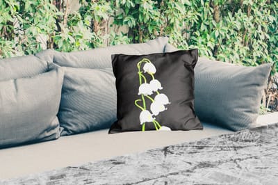 Buitenkussen - Lelietjes van dalen - Bloemen - Zwart - Flora - 45x45 cm - Weerbestendig
