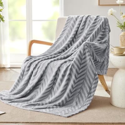 Chevron Patroon Knuffeldeken - 130 x 150 cm - Superzachte Fleecedeken - Warme Woondeken in Grijs