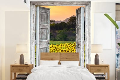 Behang - Fotobehang Zonnebloem - Avond - Bloemen - Doorkijk - Breedte 175 cm x hoogte 240 cm