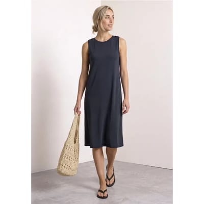 Knie-lange jurk met ronde hals en knoopdetail