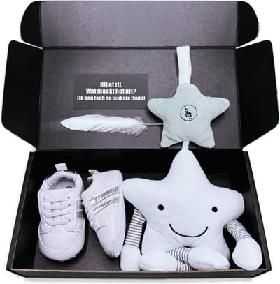 Kraamcadeau HIJ of ZIJ - genderreveal babyshower kraamkado - zwangerschapskado - babysneaker - muziekmobiel - rechtstreeks versturen ook mogelijk