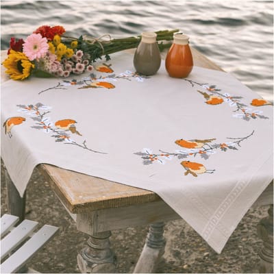 Vervaco - Tafelkleed kit - 80 x 80cm - Roodborstjes - PN-0201676