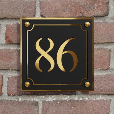Huisnummerbord vierkant met elegant kader - zwart/goud - RVS afstandshouders - 20 cm