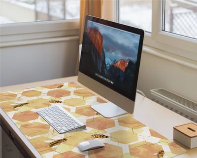 Coloray Bureau Onderlegger - Bijen honingraten Bureau Onderlegger Groot - 100 cm x 50 cm - Geel Bureau Onderlegger - Bureau Onderlegger XXL - Computer Mat - Bureau Pad - Bureau Mat