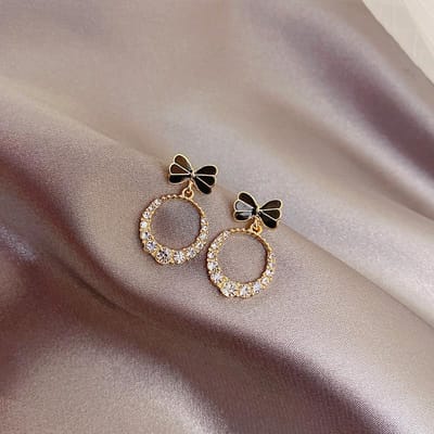 Nieuwe High-end Zilveren Naald Strik Diamant Oorbellen voor Vrouwen, Verfijnde Gepersonaliseerde Oorbellen, Eenvoudig Temperament 1.5*2.6cm
