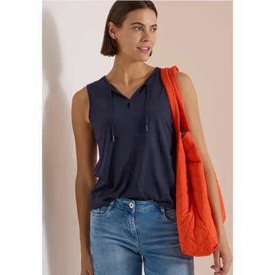 Top met split in de hals en bandjes