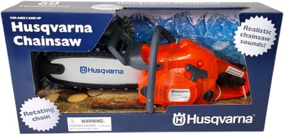 Husqvarna speelgoedkettingzaag 440 replica - Realistische motorgeluiden, roterende ketting, werkt op batterijen - Veilig speelgoed voor kinderen vanaf 3 jaar