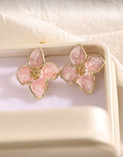 Vintage licht roze Bloemen Oorbellen voor Dames – Resin Inleg & Zinklegering – Elegante Statement Hangers – Sieraden voor Feestdagen, Dagelijks Gebruik, Bruiloften & Valentijn Cadeautje + een gratis armbandje