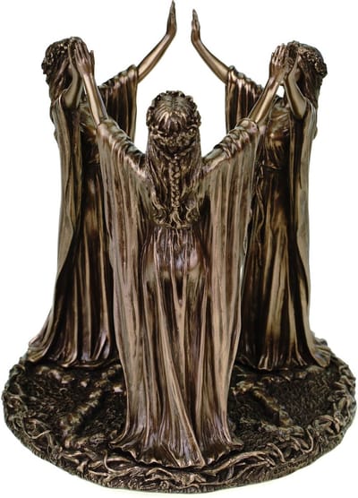 MadDeco - bronskleurig beeldje - 3 lotsgodinnen tijdens ritueel - waxinelichthouder - polystone - handgemaakt - 17 cm hoog