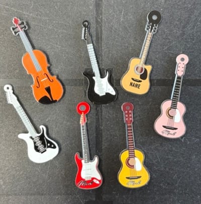 TLVX 7 stuks Gitaar Koelkastmagneten / Leuke 3D Foto Magneet / Speel- en Leer Magneten Muziekaal / School / Whiteboard / Muziek Gitaren / Boodschappenlijst / Notitie / Memo bord / Kantoor / Schoolbord / Music / Magnetisch / Gekleurde Magneetjes