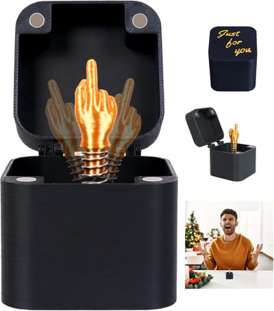 Prank Cadeau - 1 Stuk - Prank Cadeaudoos - Grappig Cadeau - 3D - Grappige Middelvinger - 5x5cm - Kerstcadeau - Kantoor Prank Cadeaudoos - Rare Spullen - Zwart