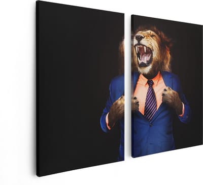 Artaza Canvas Schilderij Tweeluik Leeuw In Pak - Leeuwenkop - 80x60 cm - Wanddecoratie Woonkamer - Schilderijen - Muurdecoratie