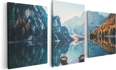 Artaza Canvas Schilderij Drieluik Twee Bootjes Op Het Meer In De Bergen - 120x60 cm - Wanddecoratie Woonkamer - Schilderijen - Muurdecoratie