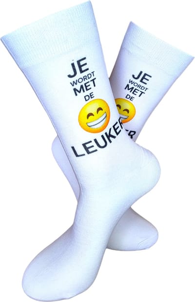 Valentijn - Love - Hou van je - Smiley - Verjaardag - Valentijns cadeau - Sokken met tekst - Witte sokken - Cadeau voor vrouw en man - Kado - Sokken - Verjaardags cadeau voor hem en haar - Verliefd - Maat 37-44