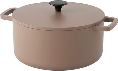 Cook & Pan Gietijzeren Braadpan Taupe 2,5L Ø 20 cm - PFAS vrij - Alle Warmtebronnen - Pan met 25 jaar Garantie - Braad Pan Gietijzer - Alle Warmtebronnen - Gas, Inductie, Elektrisch, Oven - Broodpan, Stoofpan, Slow Cooking