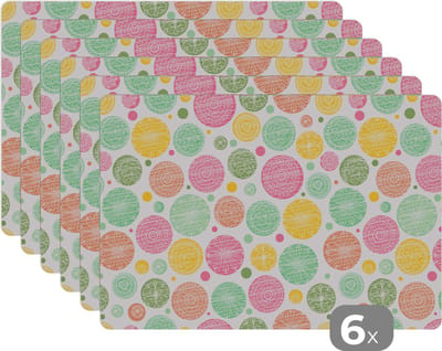 Placemat - Placemats kunststof - Regenboog - Stippen - Patroon - 45x30 cm - 6 stuks - Hittebestendig - Anti-Slip - Onderlegger - Afneembaar