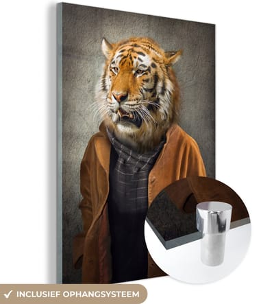 MuchoWow® Glasschilderij 30x40 cm - Schilderij acrylglas - Tijger - Kleding - Portret - Foto op glas - Schilderijen