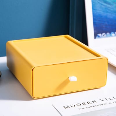 Boîte de rangement de bureau à tiroirs, design robuste et empilable, idéale pour ranger des objets de valeur. jaune