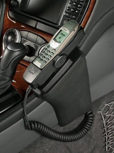 Kuda houder geschikt voor Mercedes Benz SL-Klasse (R230) 10/2001-01/2012 Kleur: Zwart
