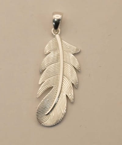 Sterling zilveren hanger veer - hangertje van 925 zilver grote veer - sierlijke zilveren hanger voor aan ketting - leuke zilveren hanger van veer - silver pendant feathers - feather pendants 925 silber - country hanger voor ketting