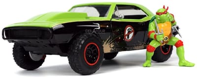 Chevrolet Camaro of 1967 & Raphael Figurine Jada 1:24