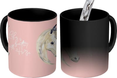 Magische Mok - Foto op Warmte Mokken - Koffiemok - Quotes - Paard - Life is better with a horse - Spreuken - Magic Mok - Beker - 350 ML - Theemok - Mok met tekst