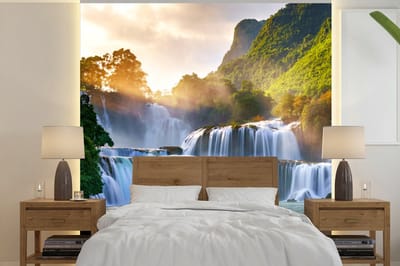 Behang - Fotobehang Waterval - Planten - Zon - Water - Natuur - Breedte 300 cm x hoogte 300 cm
