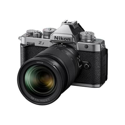 Nikon Z f + Nikkor Z 24-70mm f/4.0 S  zilver