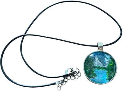 Sieradenhanger – handgeschilderd in Bob Ross stijl, met berglandschap