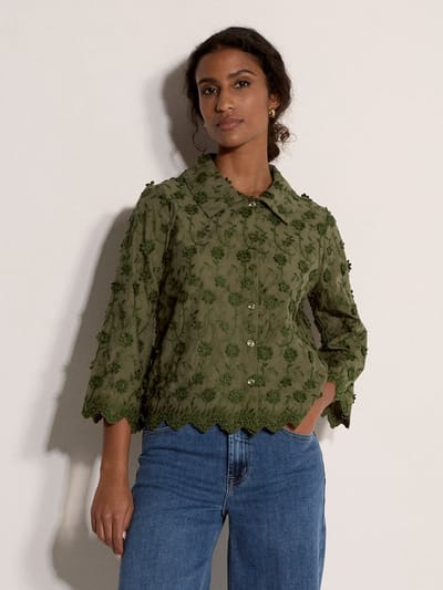 Kort shirt met bloemenapplicaties