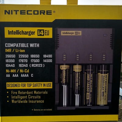 Universele Batterijlader - Accu Oplader - Meerdere Accu's - Intelligente Laaddetectie - 13.7 x 9.4 x 3.5 cm